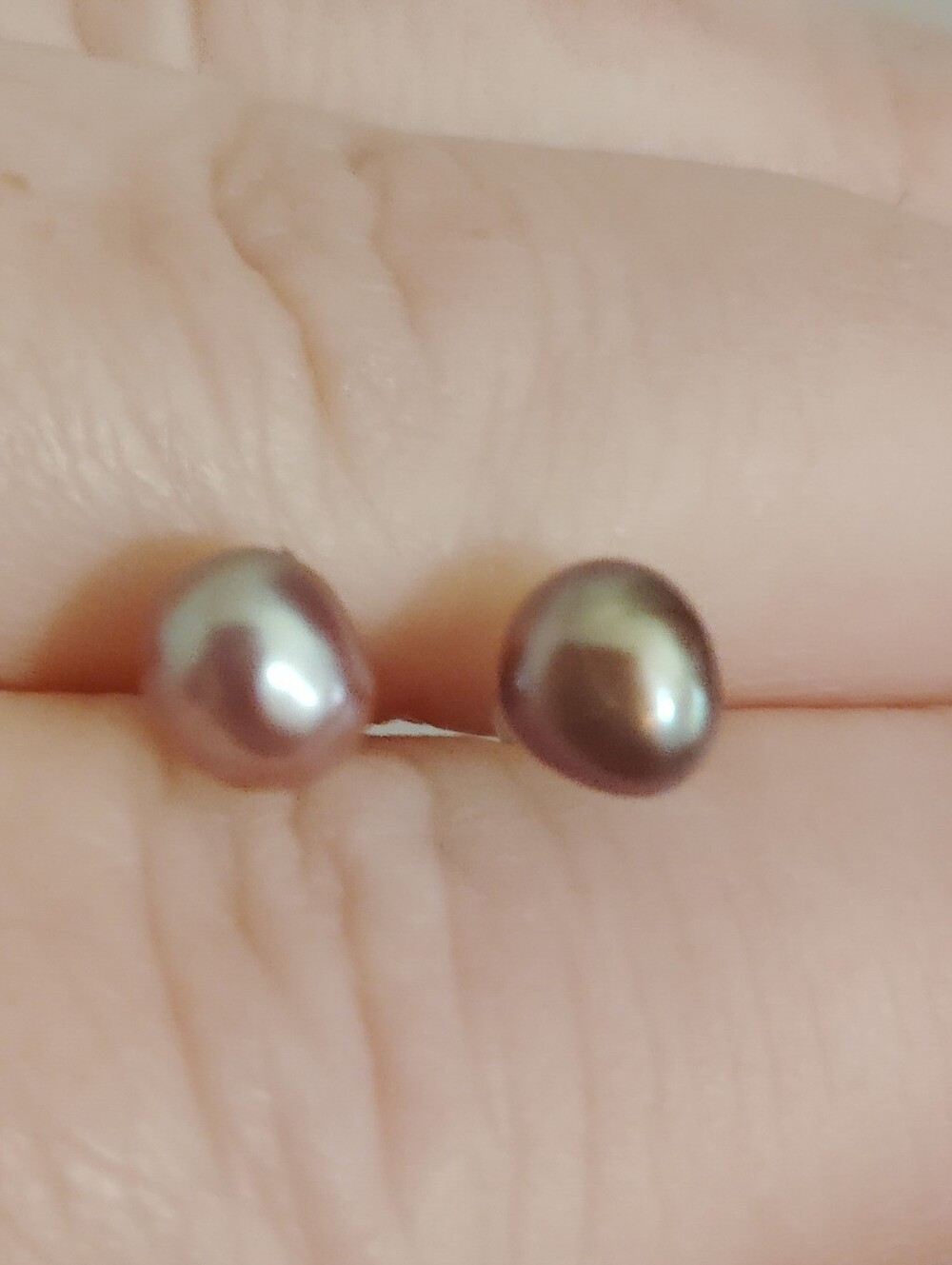 Vintage 14k White Gold Iridescent Rainbow Purple Baroque 5mm Pearl Stud Earrings